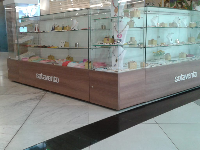 Grabado y Corte L�ser sobre Acr�lico